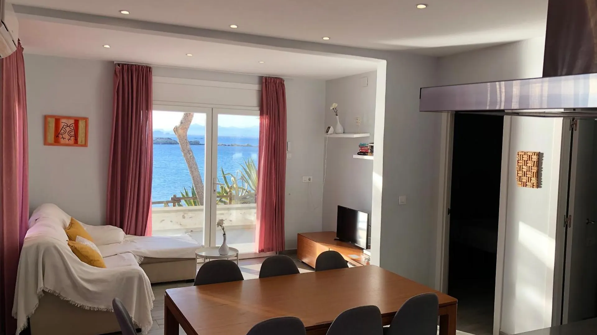 Vila Almadrava Beach House By Veuras El Mar Roses 0*,  Španělsko